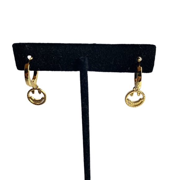 18K gold Plated Smiley Face Emoji Iced Zirconia Huggie Hoop Drop Hinge Earrings - Picture 4 of 9